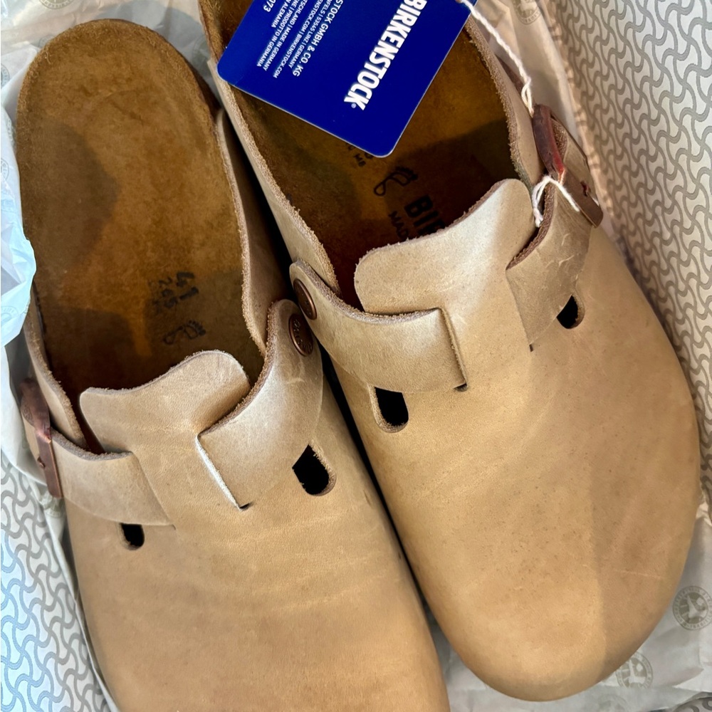 Classic Birkenstock Boston Tan suede clogs